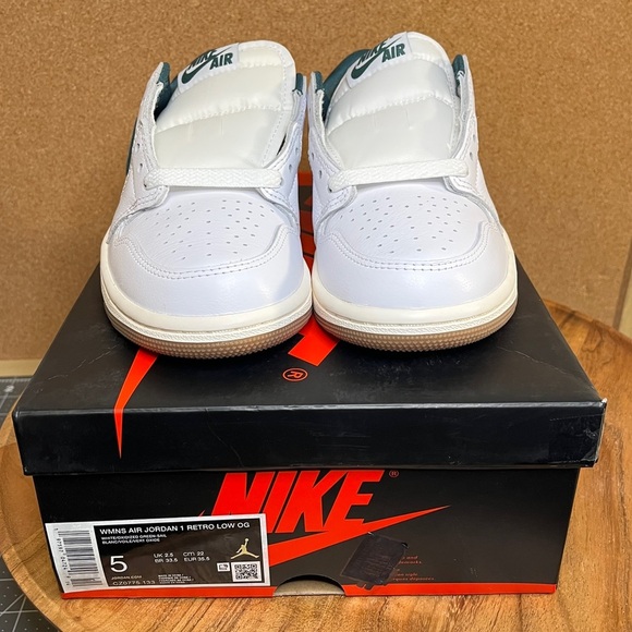 Nike
Jordan 1 OG low
Brand new - Picture 4 of 15
